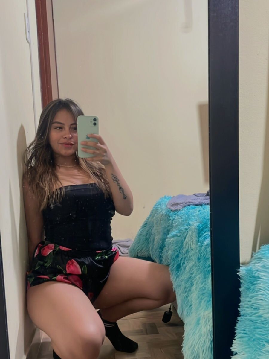20_Scarlett_Rose_