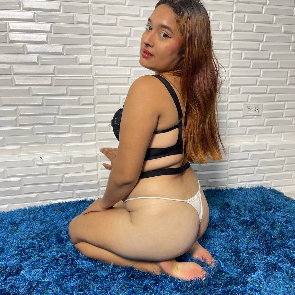 Adhara_Rousse_