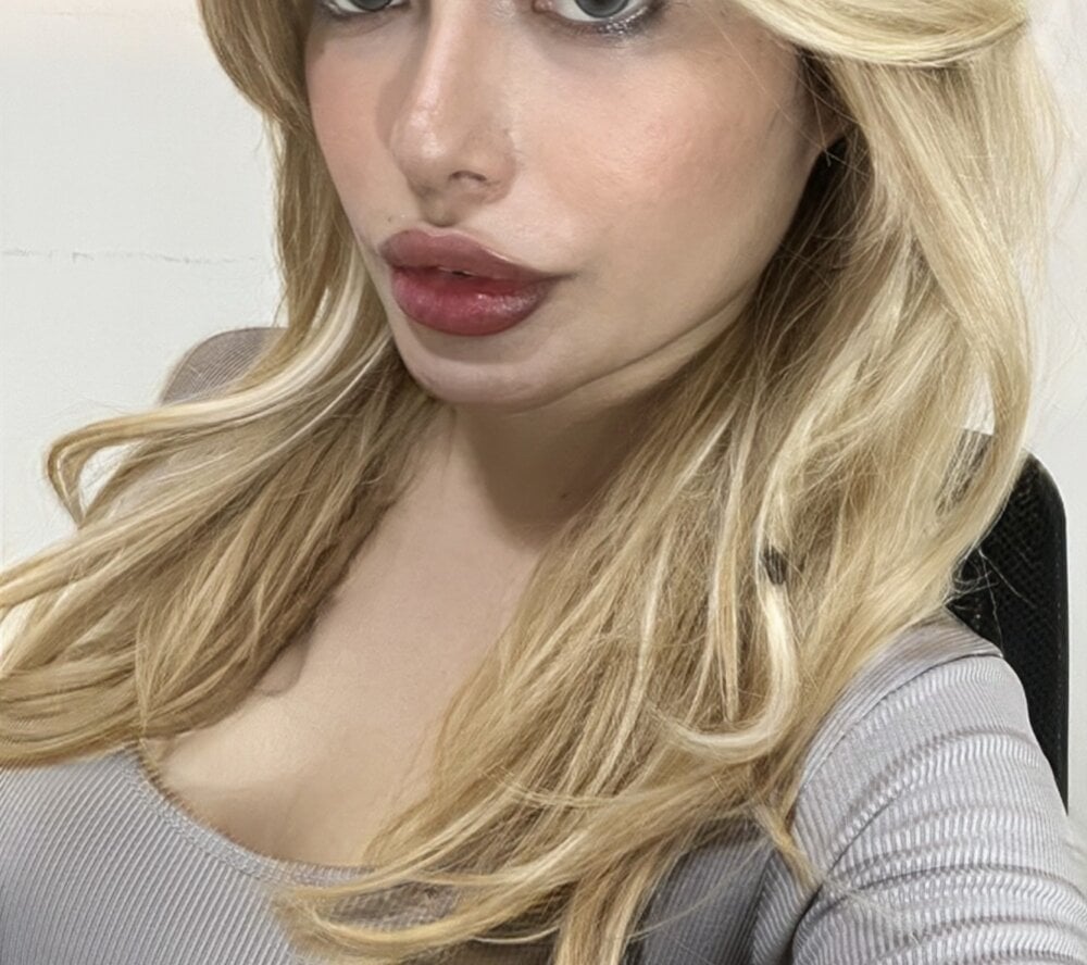 Adorablenikka69