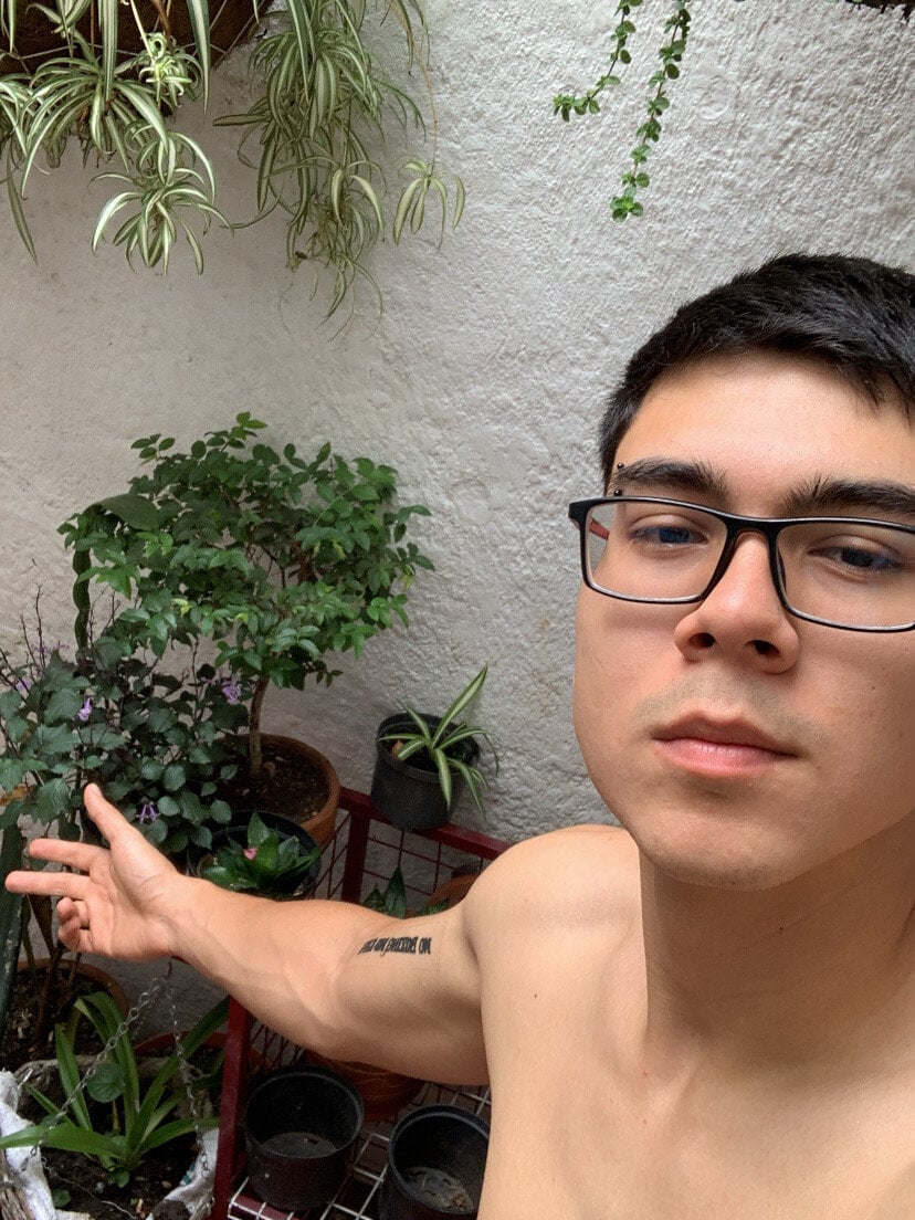 Alejandro_latino02