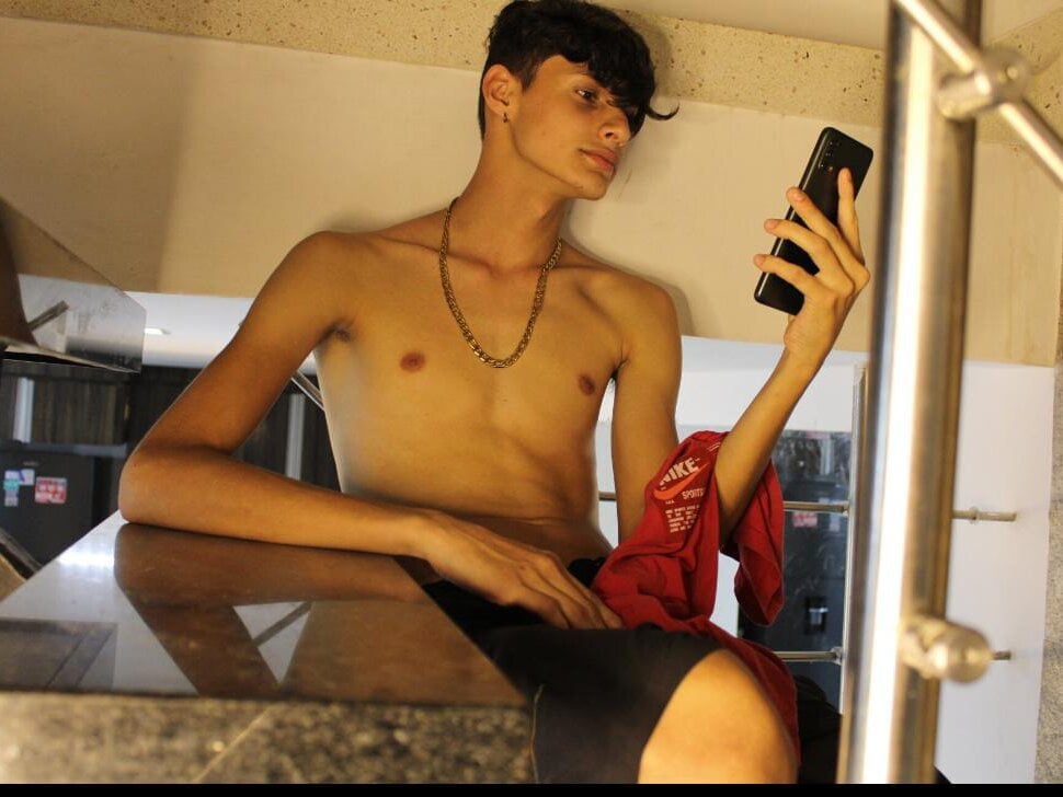 Alex_Strip_