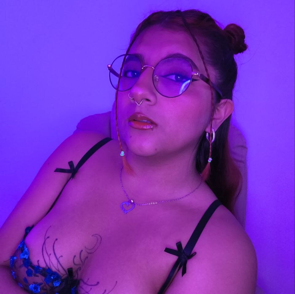 AliceDee__
