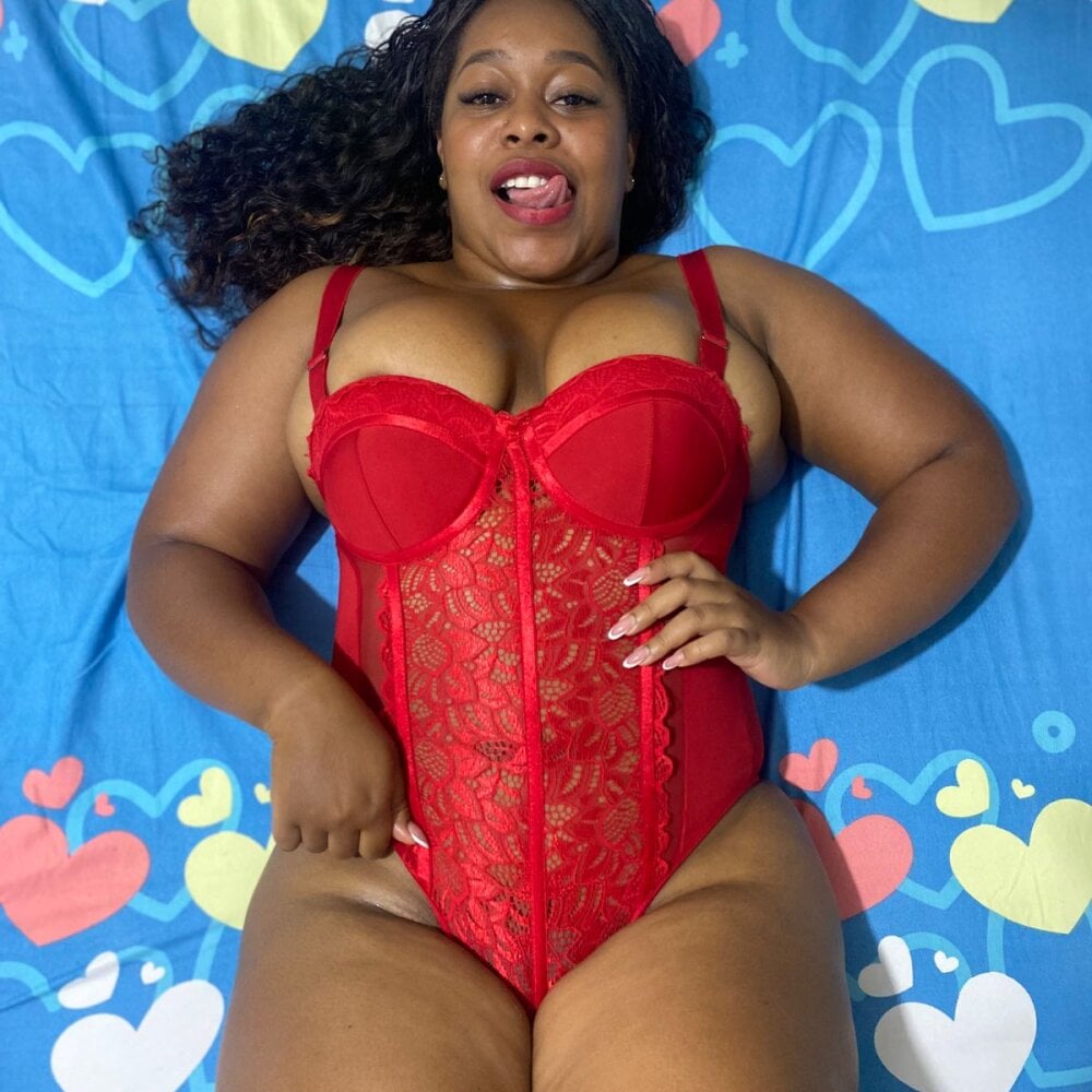 AmaraCoxx
