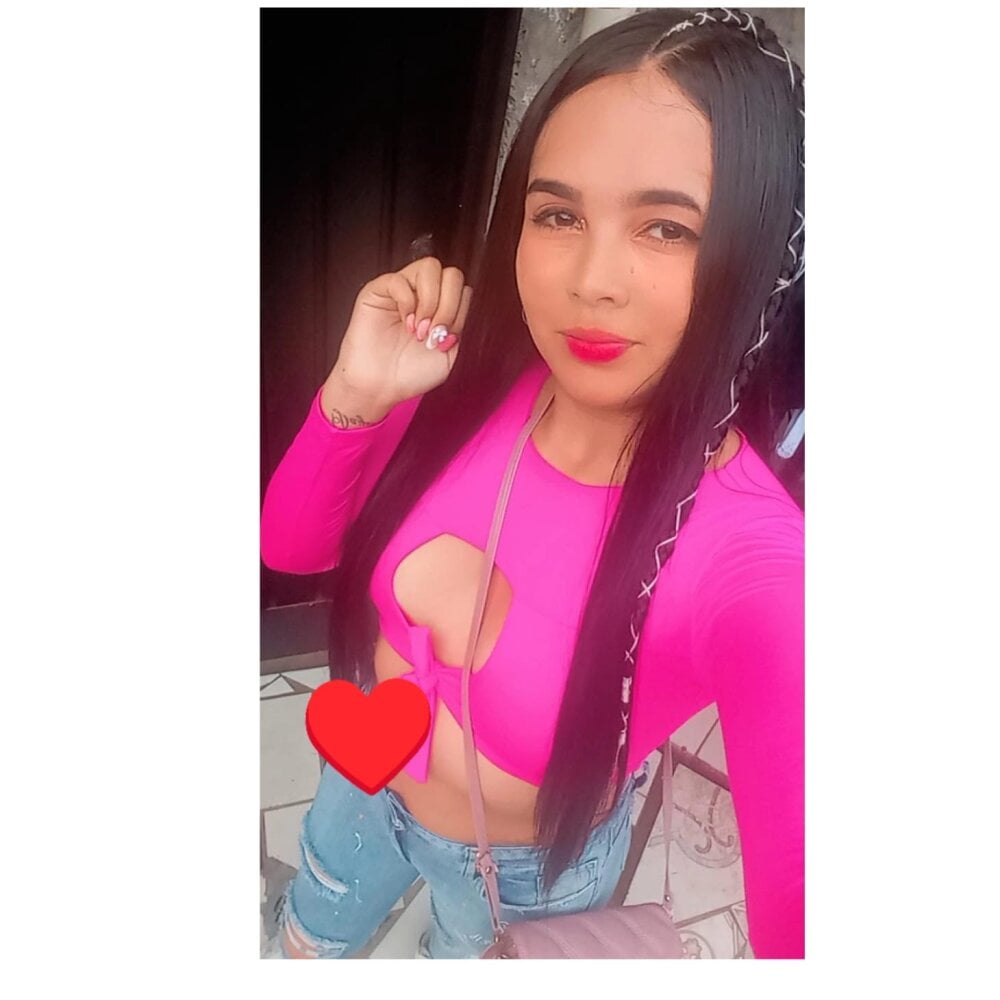 Amber_HOT69