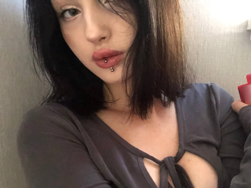 Amia_Dark