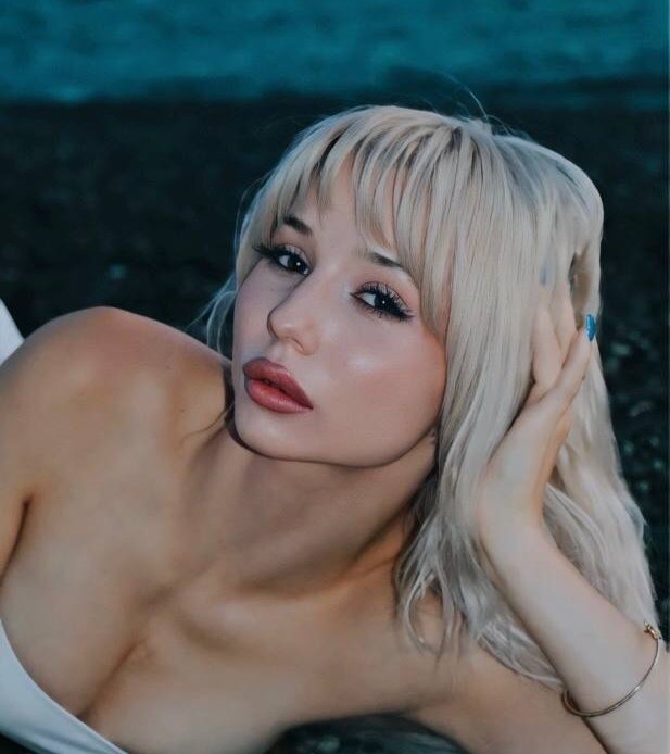 Angel_Dollyy