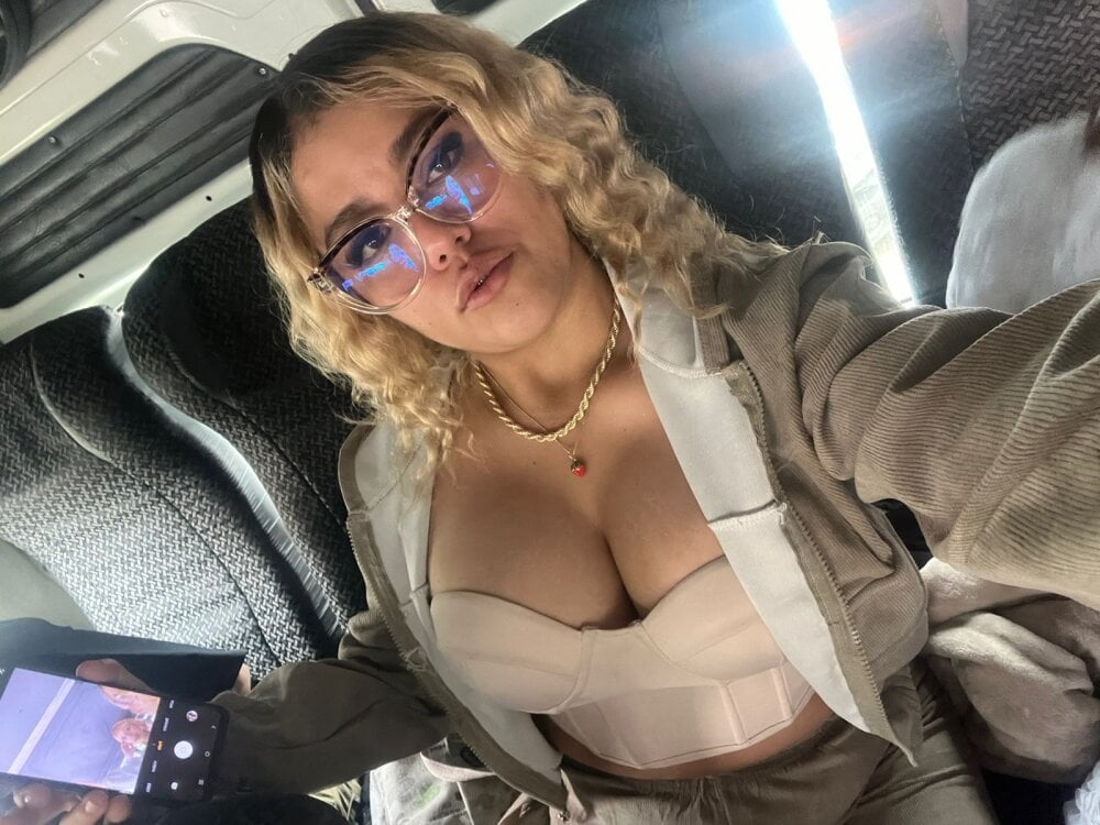 AngelaBlondes