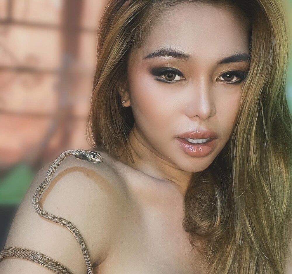 AsianTattooCouple