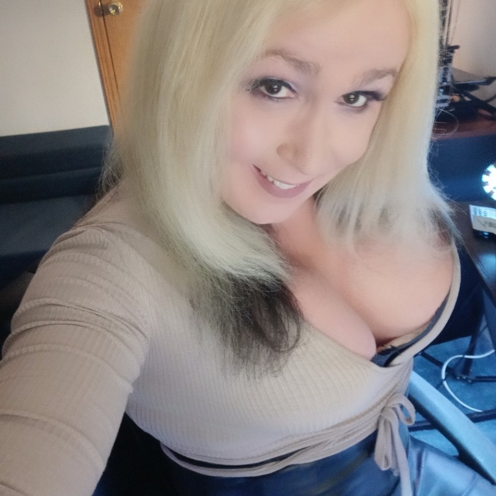 Autumn_the_Milf