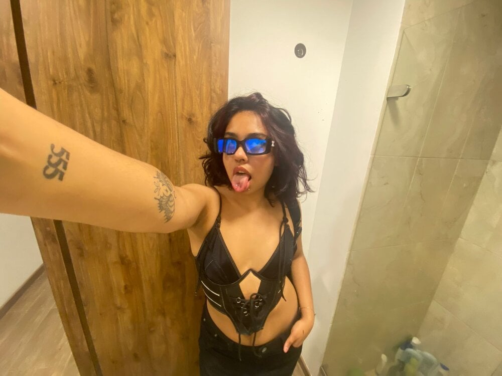 Bonnie_cosmic