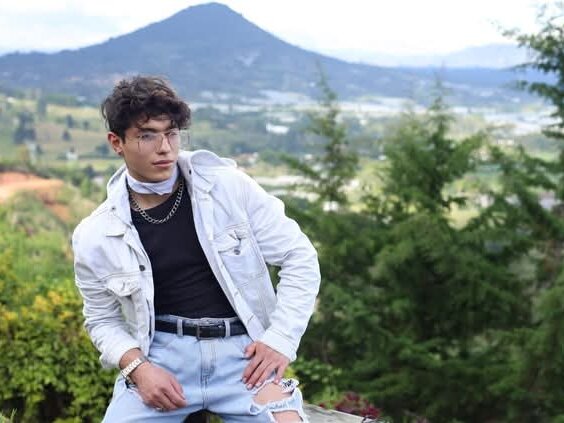 Boy_Prince_00