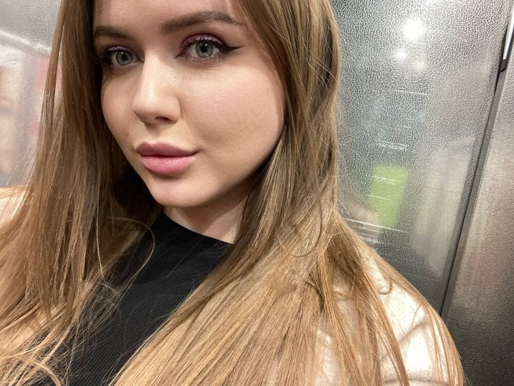 Caroll_Miya