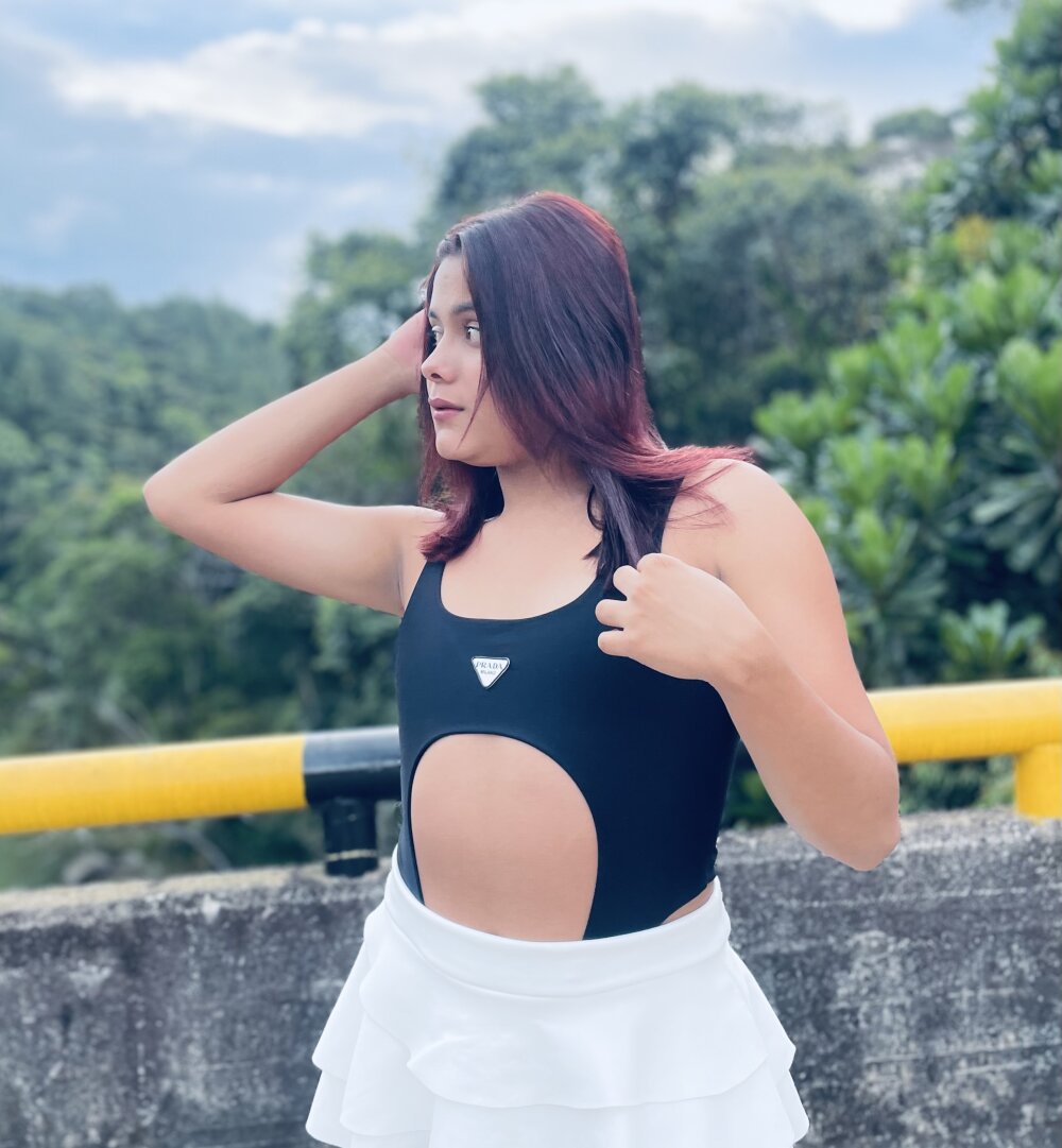 Charlotee_45