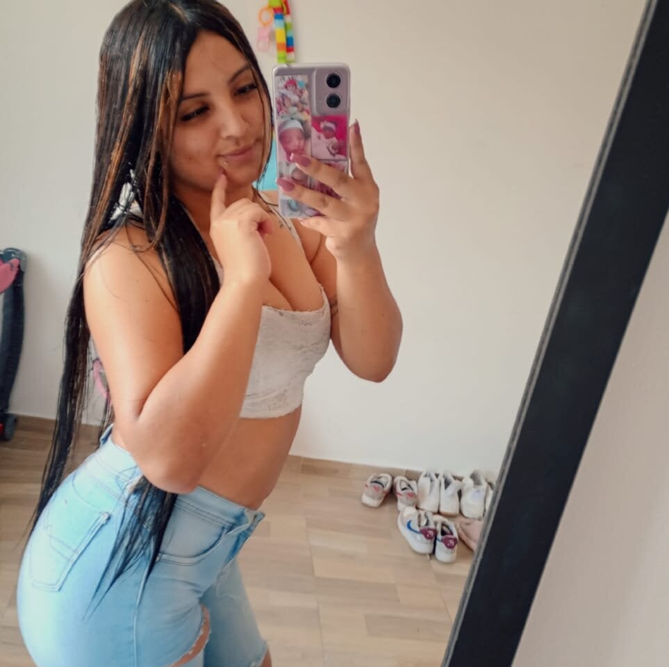 Chloe01__