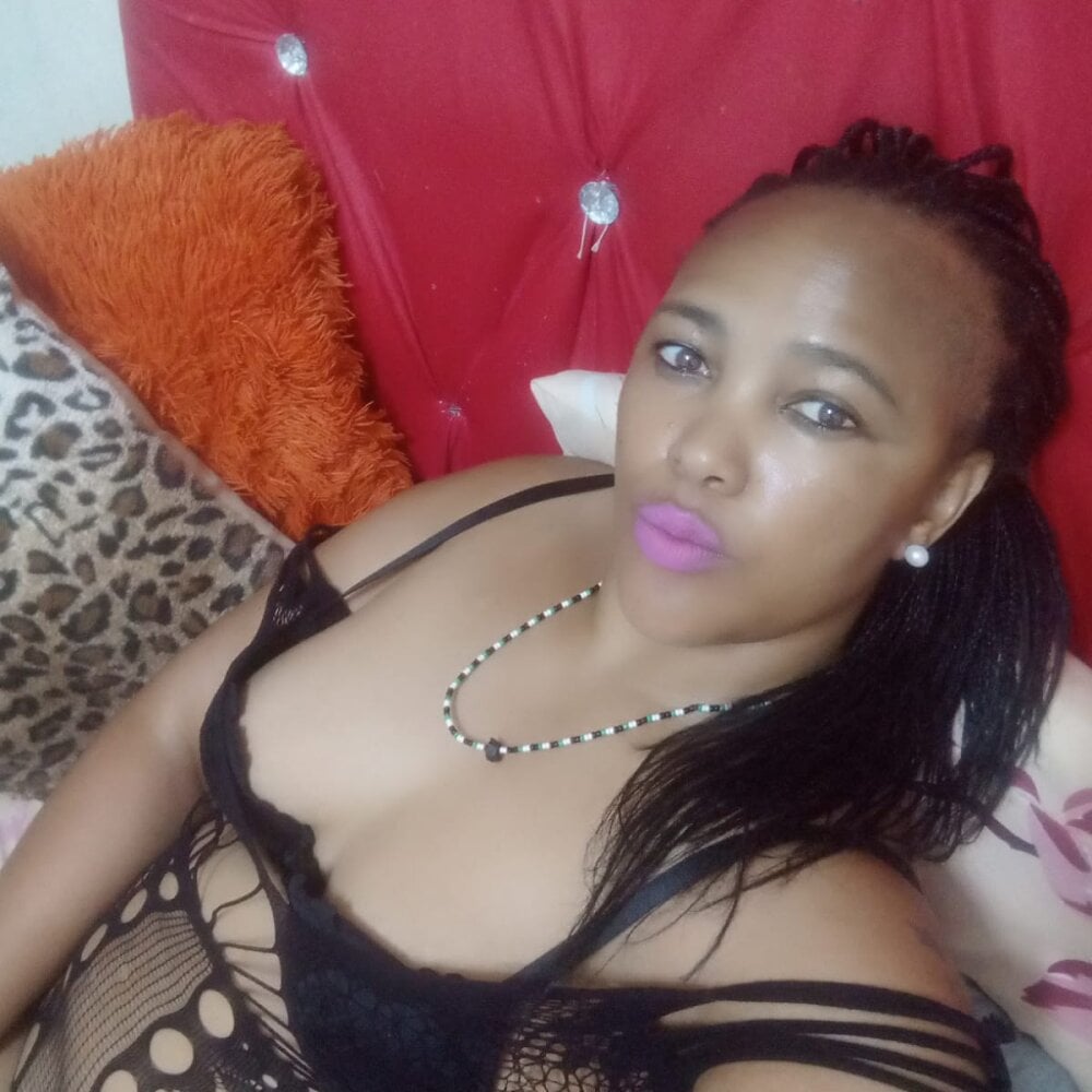 CurvyQXX