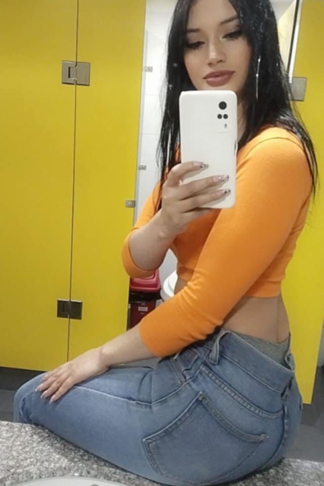 Dalila_White