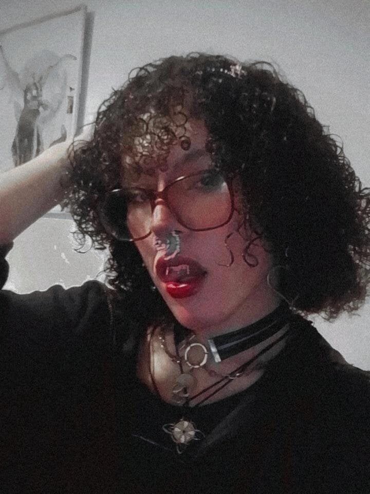 Darknina_tay