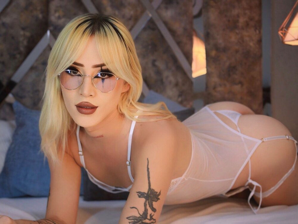 DominaDiosaa