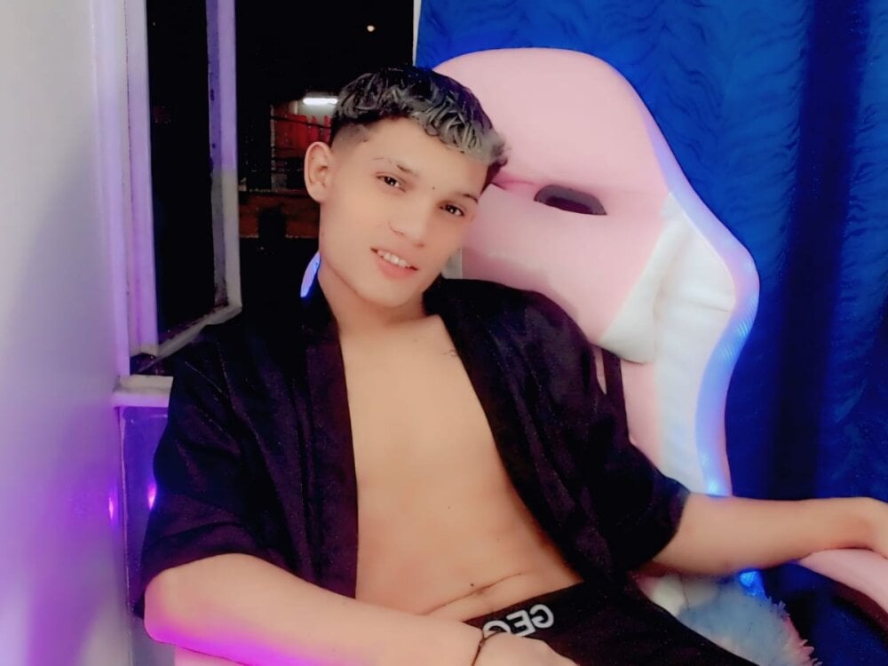 EL_VENEZOLANO_22CM