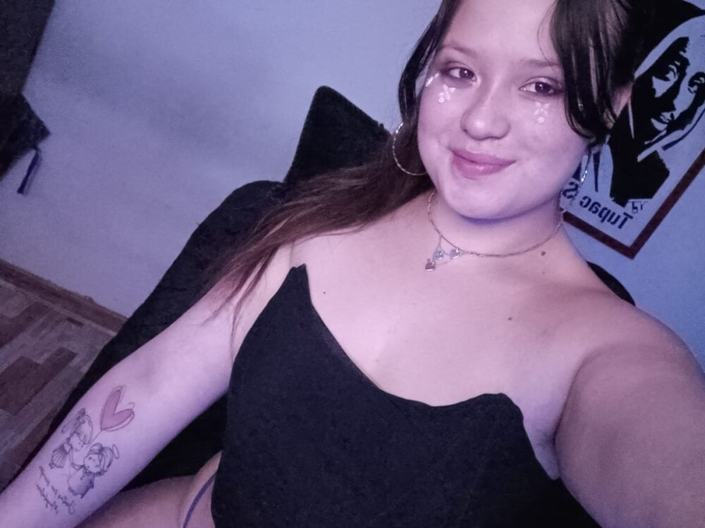 Elenna_