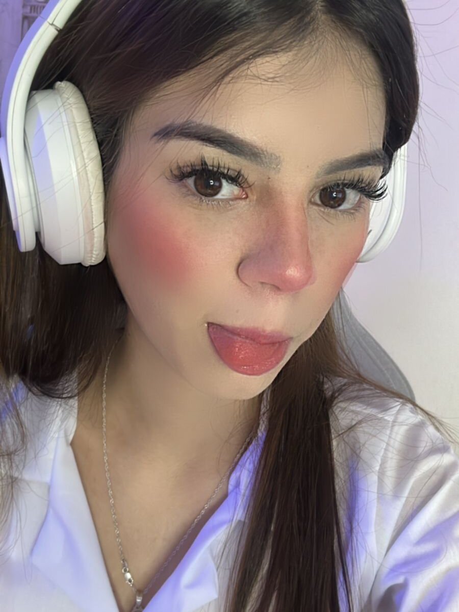 EmmaLopez001