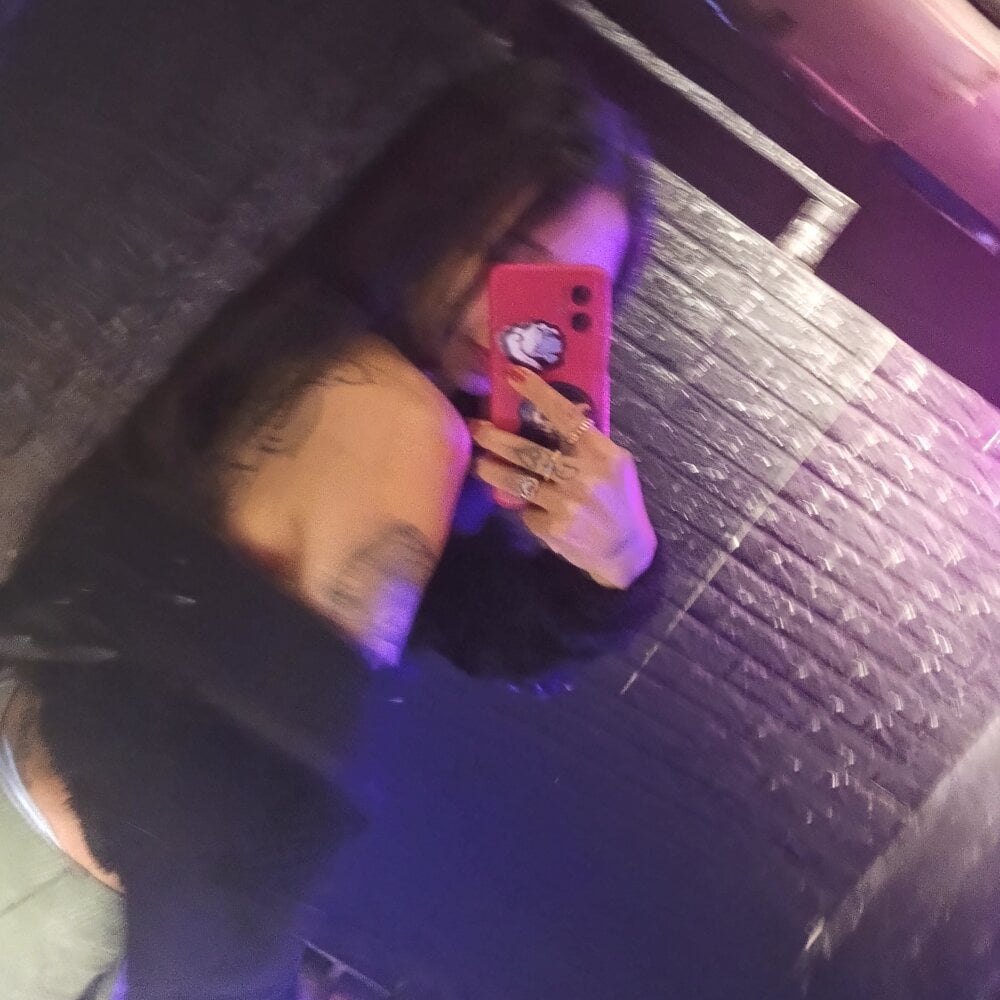Emma_Axtrl