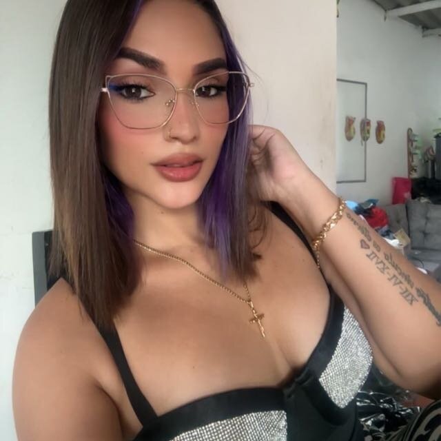 Emma_Cute-