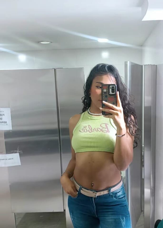 Ginna_ebony