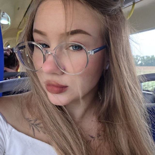 Glossy_Kissa