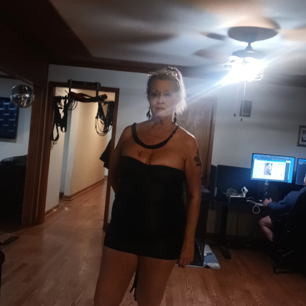 GypsyBellaTheHotWife