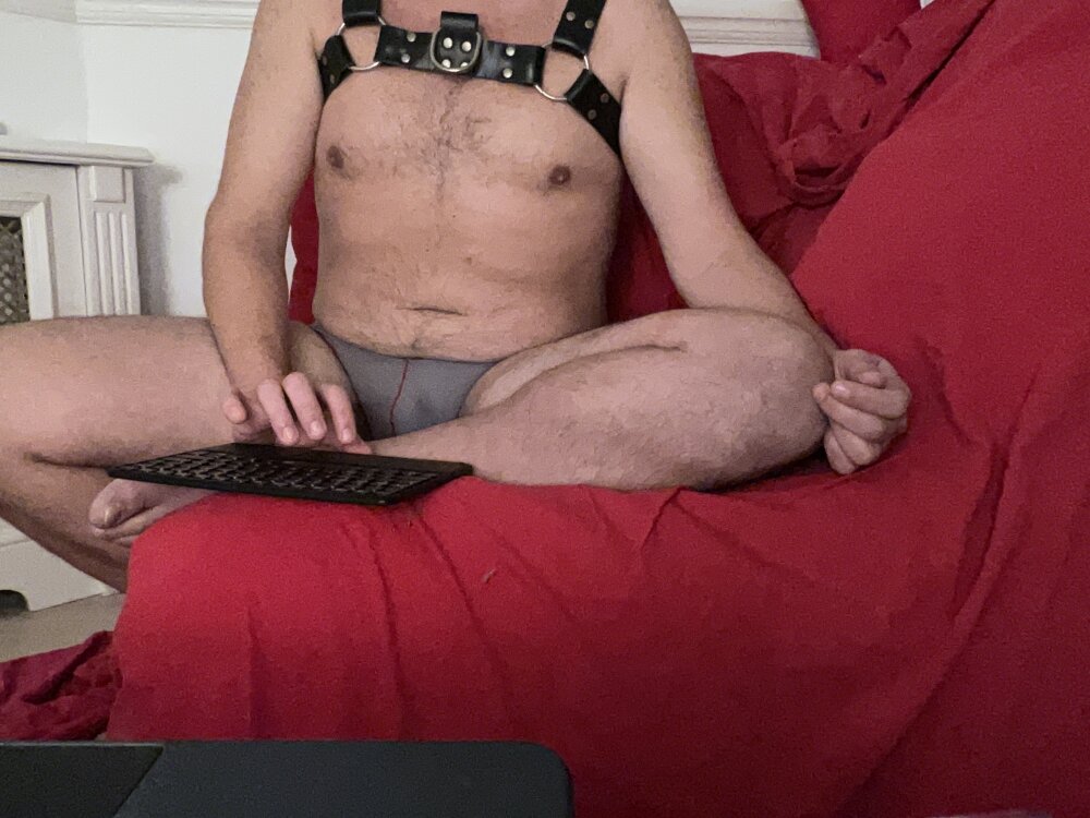 Hornycheekyhunter
