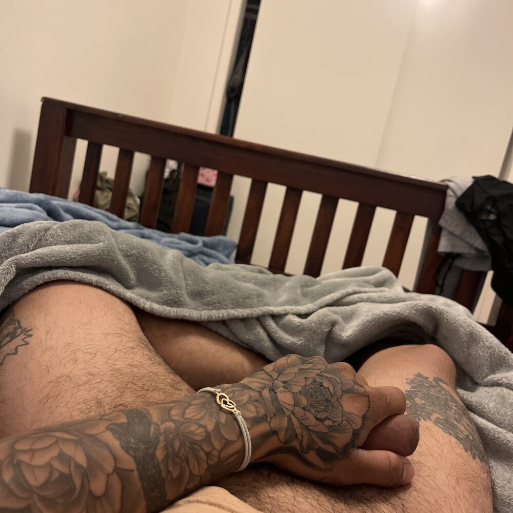 Hornykevin34