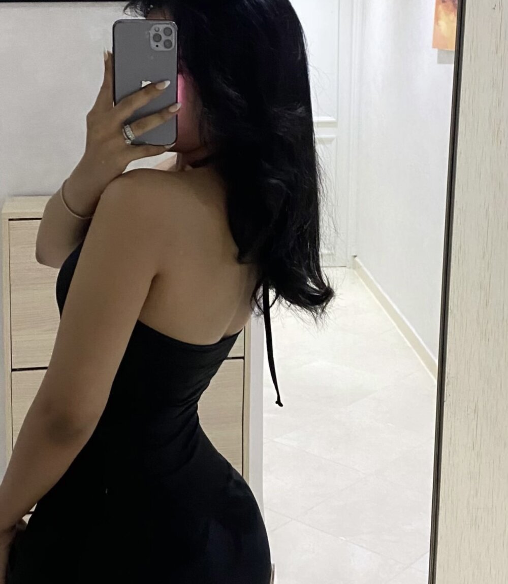 Hot-Nina