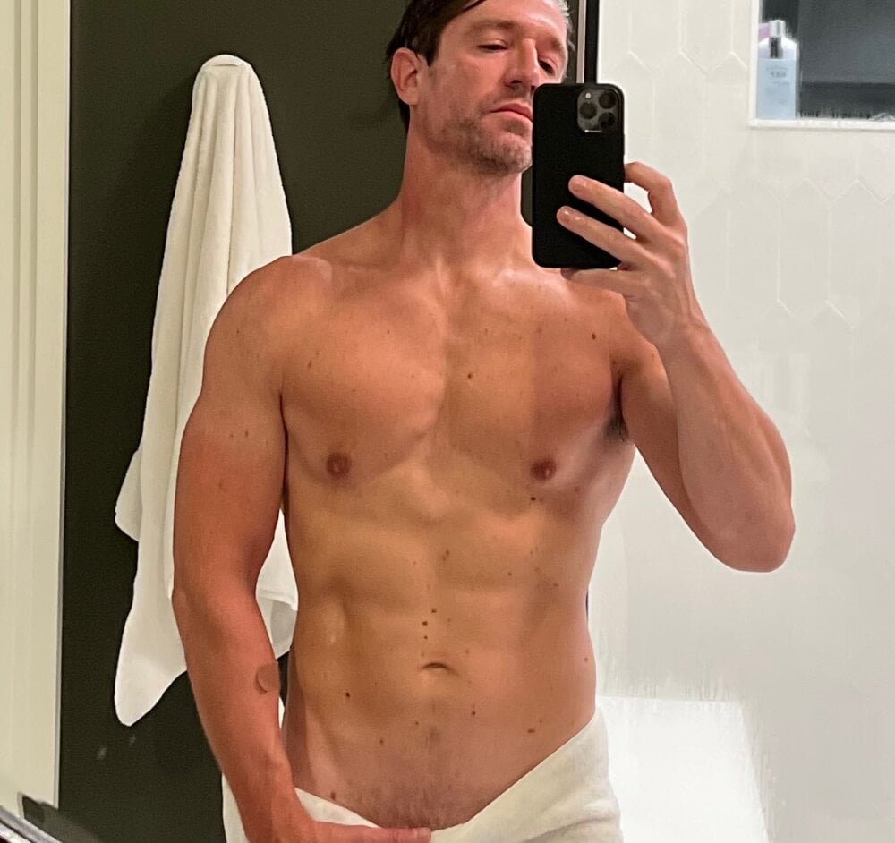 James_Thomas44