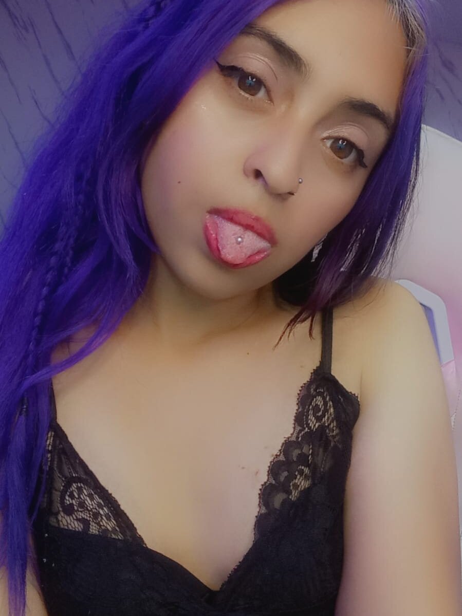 Keira_v