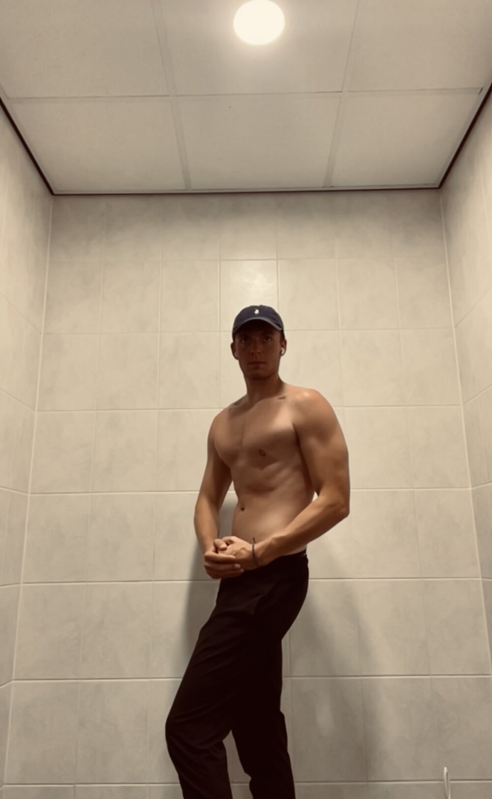 KinkyBlondeTwink