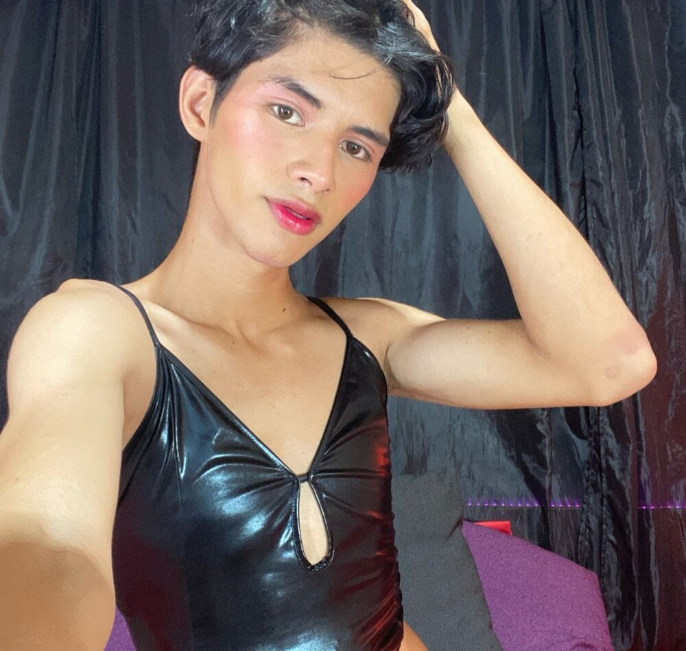 LUNA_LITTLE_