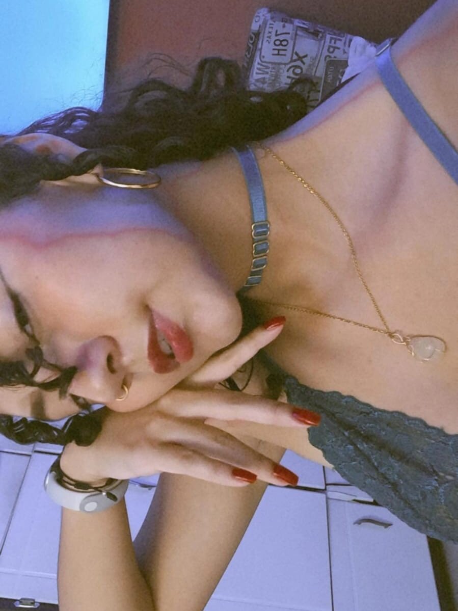 Laly_y