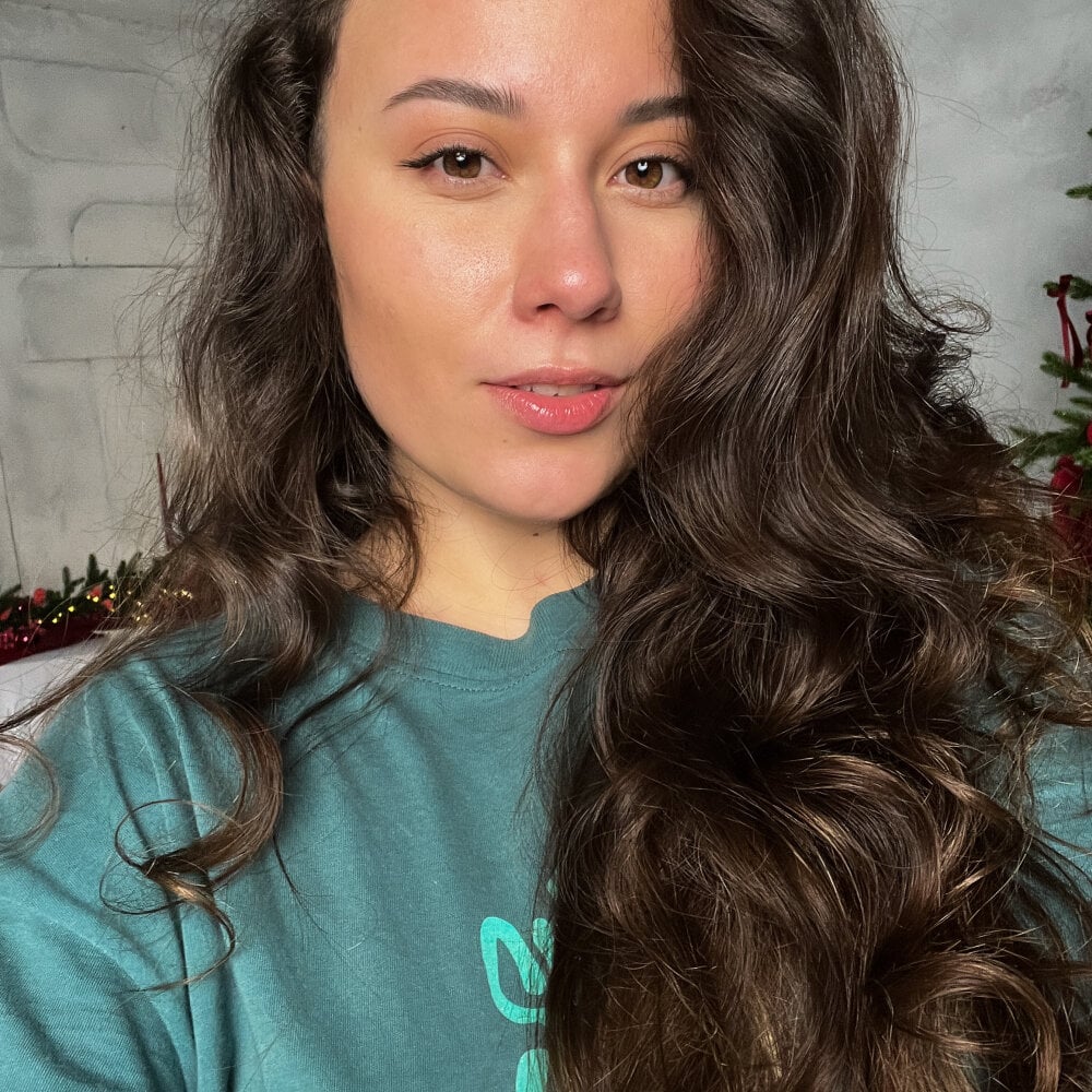 Lara_Tacker