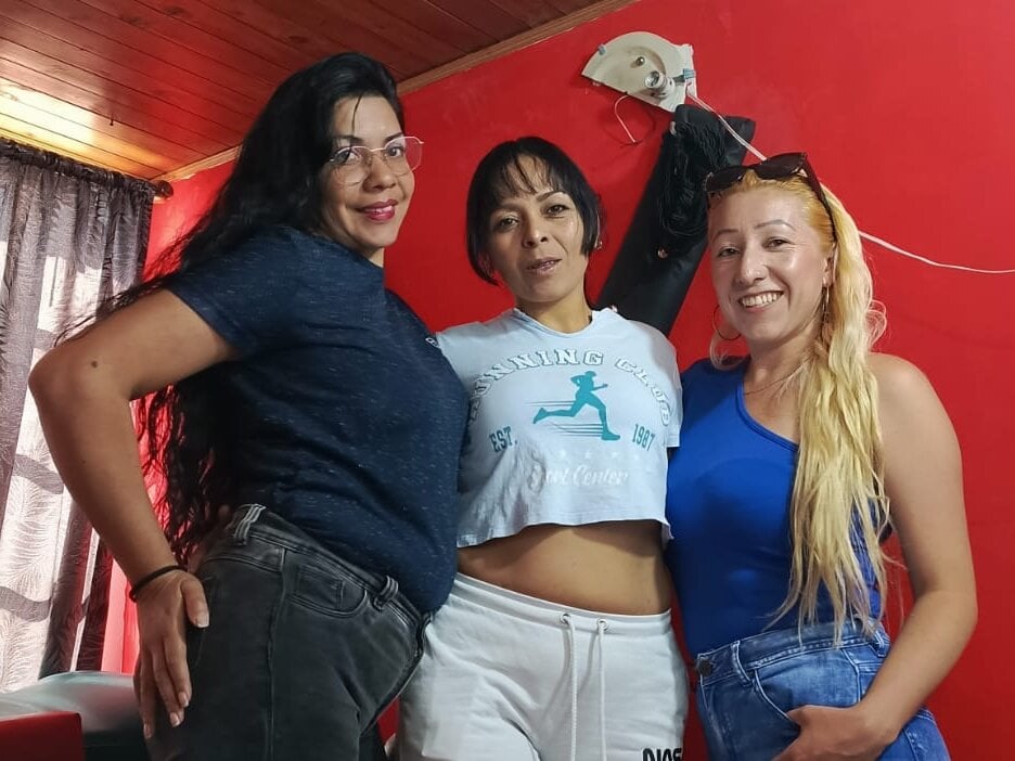 LesbianCouple2