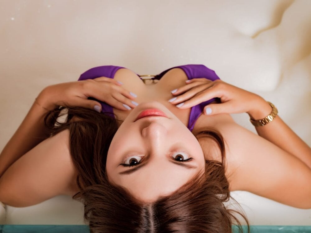 LinaFoxx1