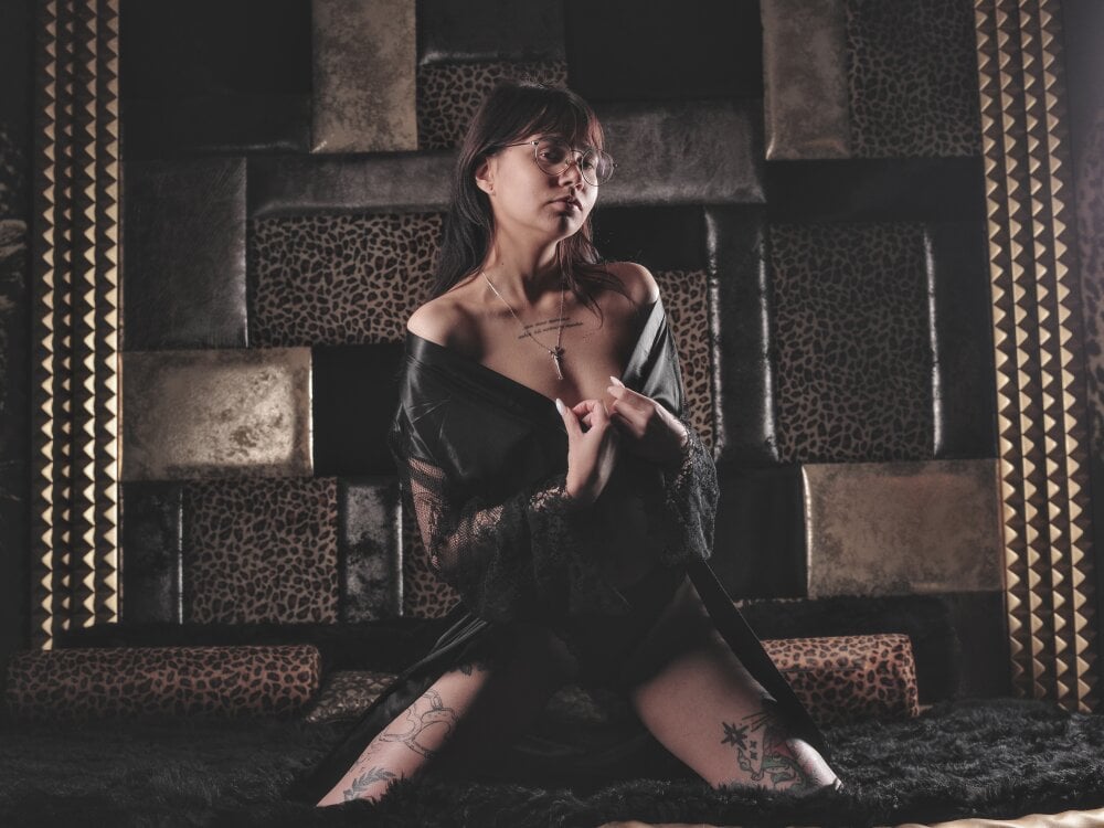 Lola_Sins