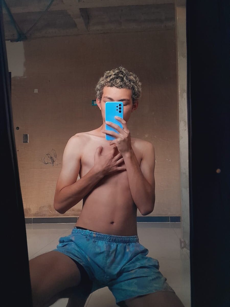 Maxxi_hot18