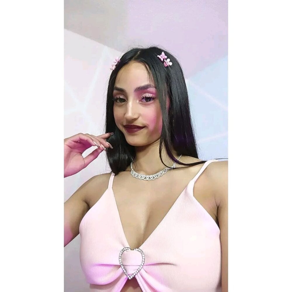 Megan_Noha