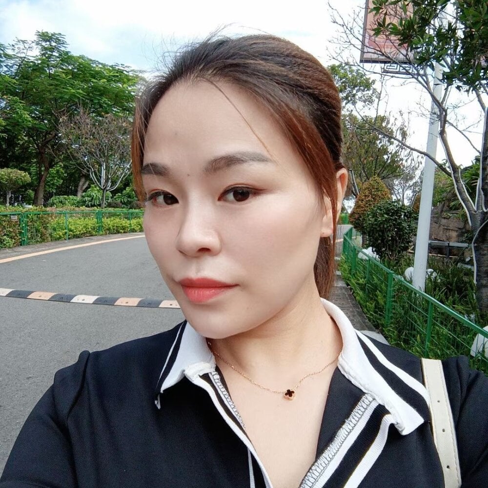 Mia000-
