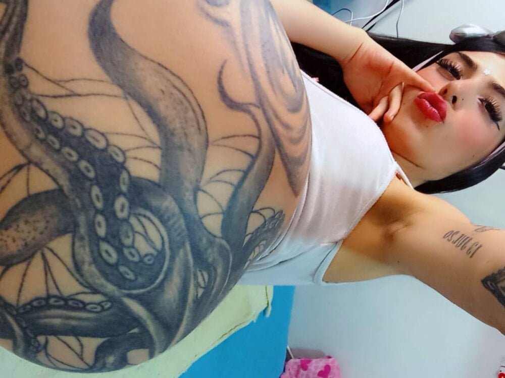MiaMonrooe__