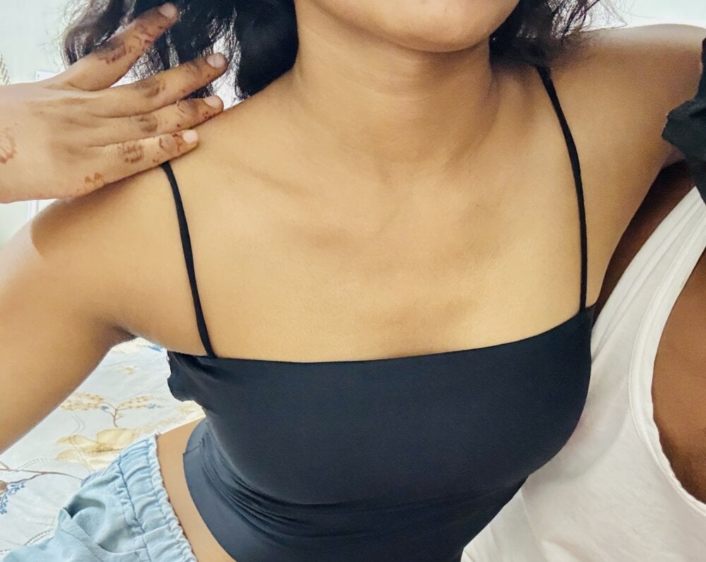 Naughty_Taniya