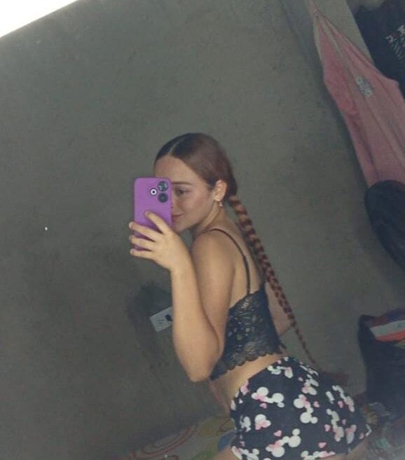 NikiBloom1