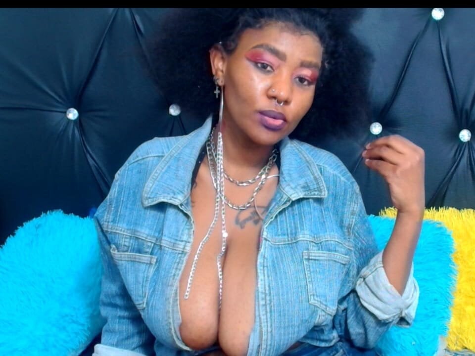 QueenYeeemaya