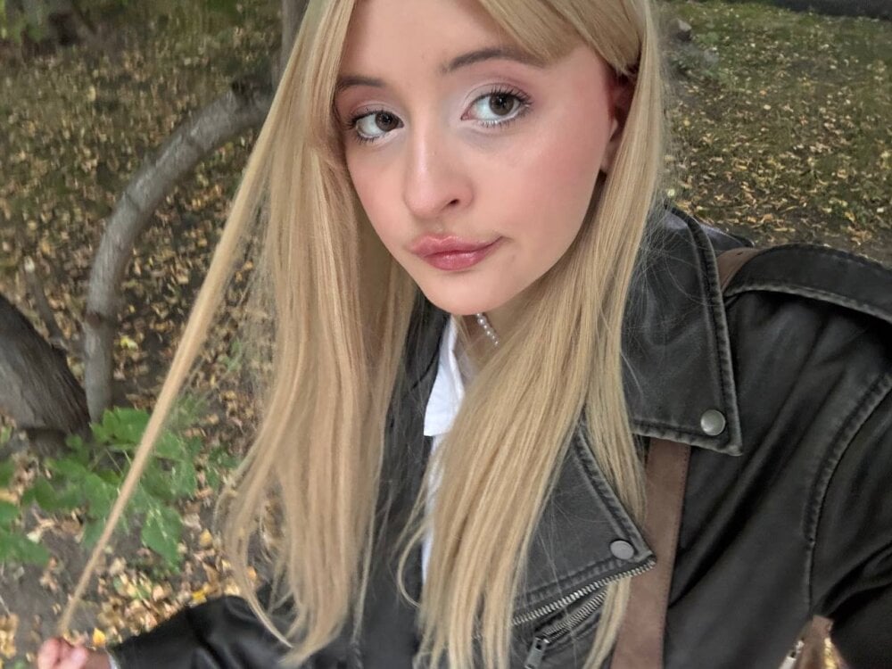 SabrinaCharm_